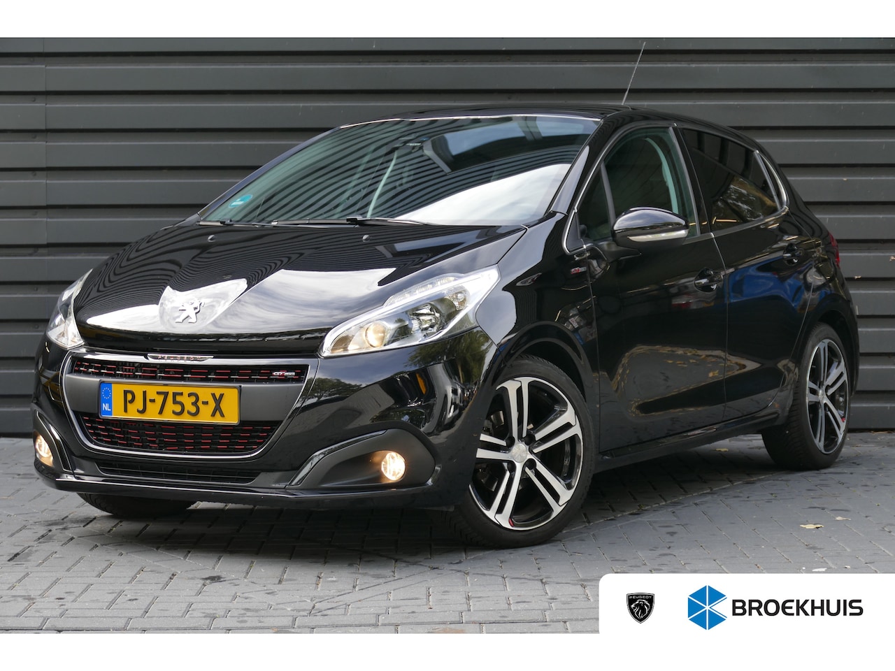 Peugeot 208 - 1.2 PURETECH 110PK 5-DRS GT-LINE / NAVI / LED / CLIMA / PDC / 17"LMV / CAMERA / PANO.DAK / - AutoWereld.nl