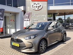 Toyota Yaris - 1.5 Hybrid Dynamic ALL-SEASON NAVI BLUETOOTH AD-CRUISE LMV DAB+