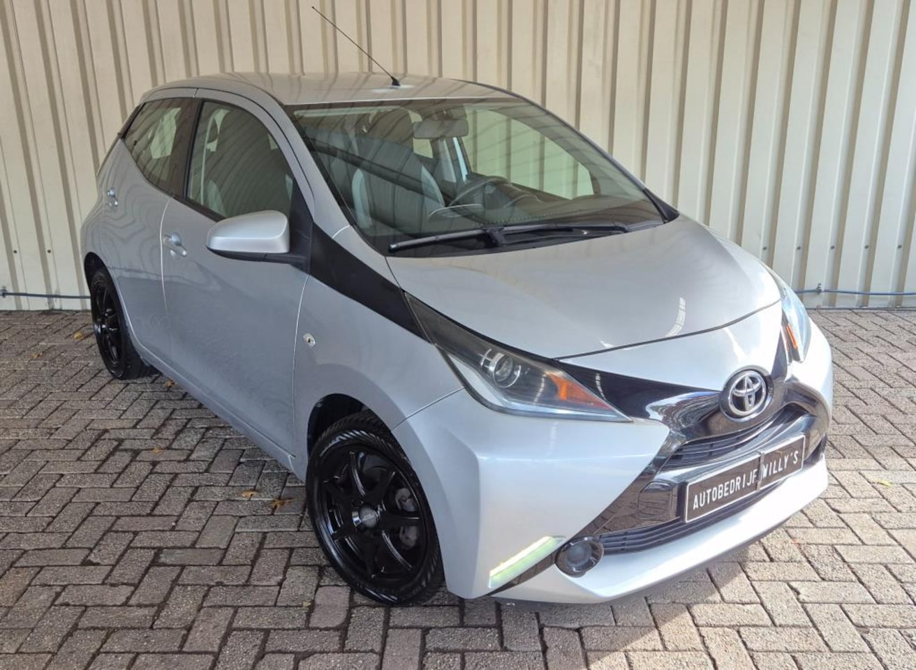 Toyota Aygo - 1.0 5-Drs Elektr Pakket / AIRCO / Nw APK / Cruise Control / start/stop / LMV.!! - AutoWereld.nl