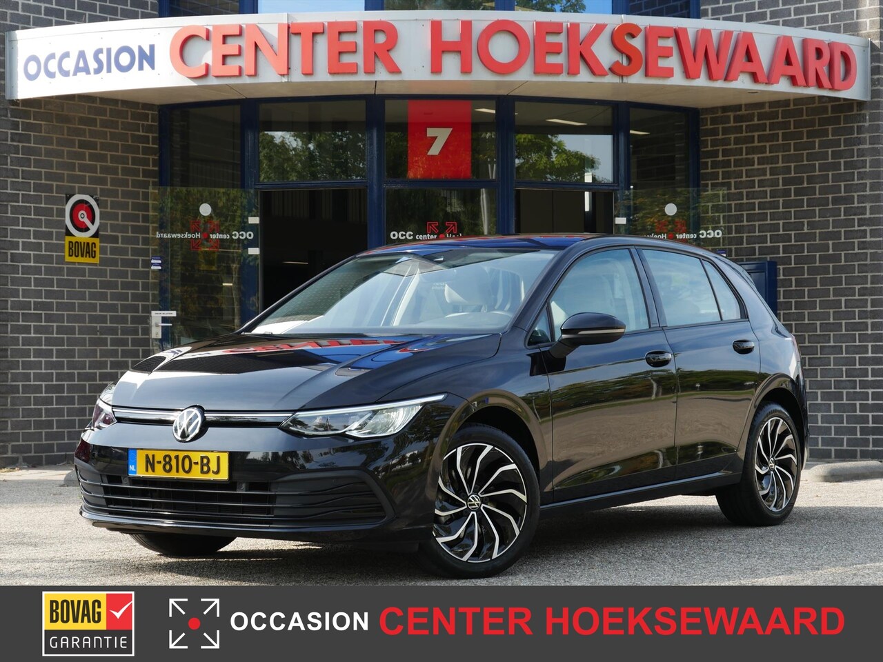 Volkswagen Golf - 1.0 TSI 110pk Life Sport | Navigatie + Carplay | 17"inch Ventura | Camera | - AutoWereld.nl