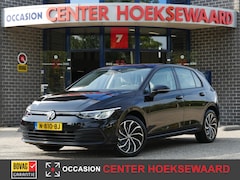 Volkswagen Golf - 1.0 TSI 110pk Life Sport | Navigatie + Carplay | 17"inch Ventura | Camera |