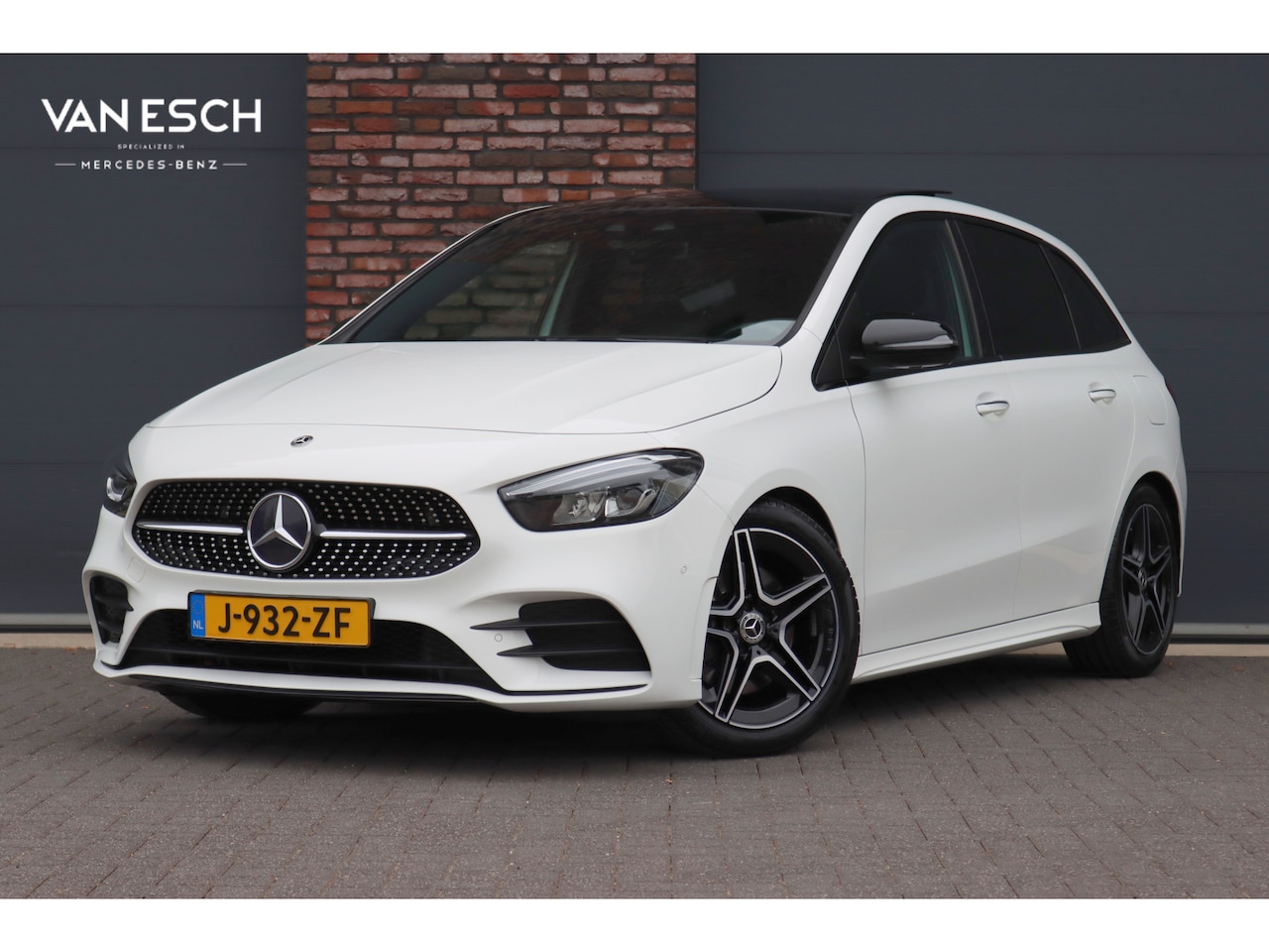 Mercedes-Benz B-klasse - 220 AMG Line Premium+ | Panoramadak | Augmented Reality | Advanced Sound System | Keyless - AutoWereld.nl