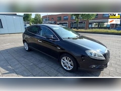 Lancia Delta - 1.4-16V Oro, airco, navigatie, cruise Controle, aluminium velgen