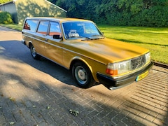 Volvo 245 - klasse oldtimer met lederen bekleding en cruise control