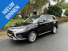 Mitsubishi Outlander - 2.4 PHEV Pure+ 240PK Carplay•Camera