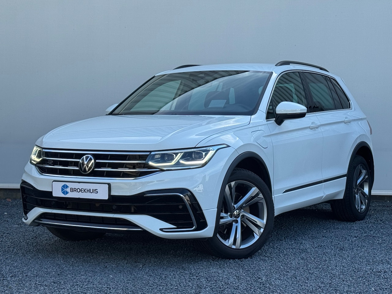 Volkswagen Tiguan - 1.4 R-Line Business eHybrid 245PK | Memory Seats | Lederen Bekleding | Stuur & Stoelen Ver - AutoWereld.nl