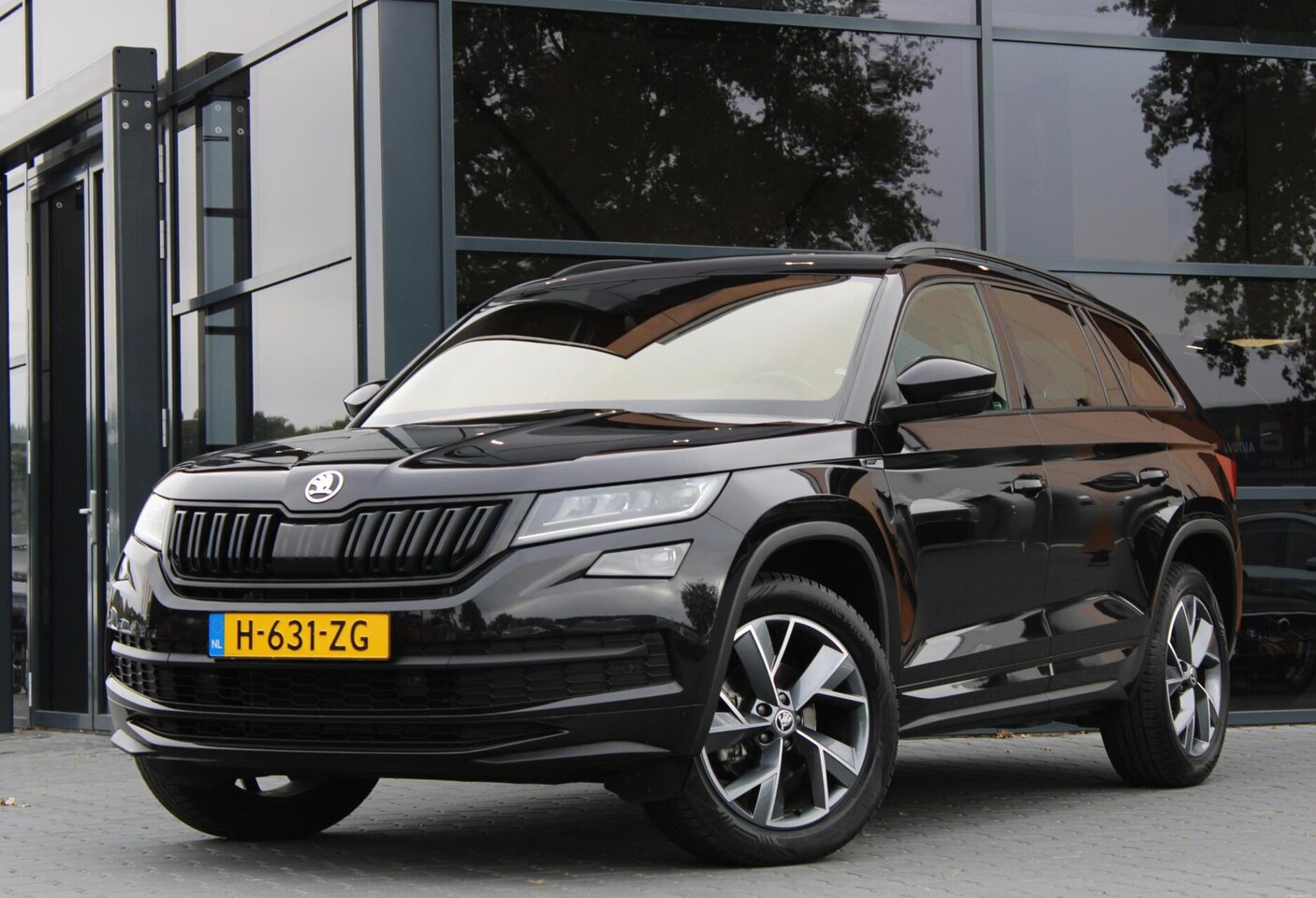 Skoda Kodiaq - 1.5TSI Automaat Sportline | ACC | Canton | Trekhaak - AutoWereld.nl