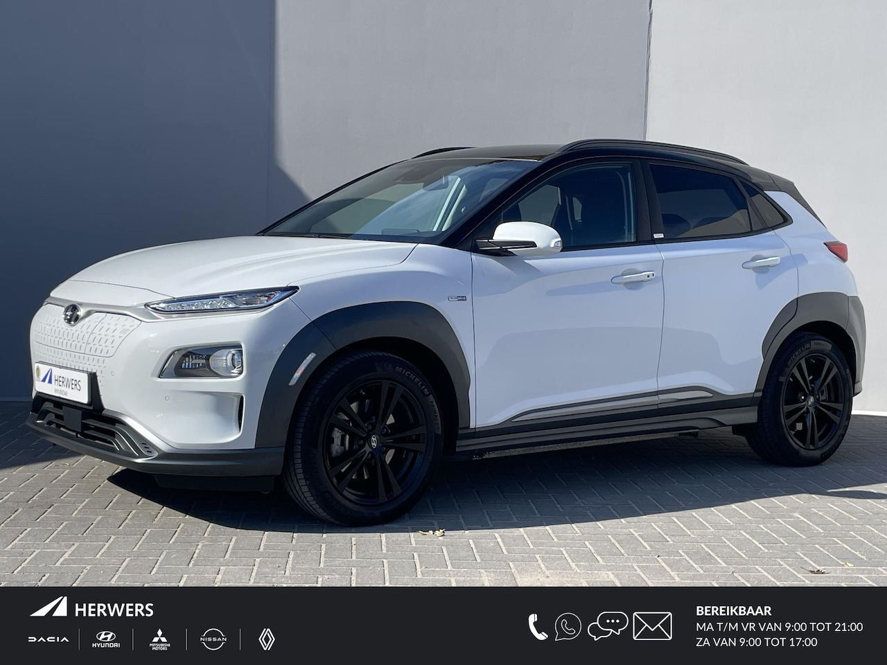 Hyundai Kona Electric - EV Comfort Smart 64 kWh / Dealer onderhouden / Afneembare Trekhaak / Apple Carplay/Android - AutoWereld.nl