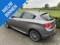 Alfa Romeo Giulietta - 1.4 Turbo MultiAir Super Lederen interieur Trekhaak Navigatie