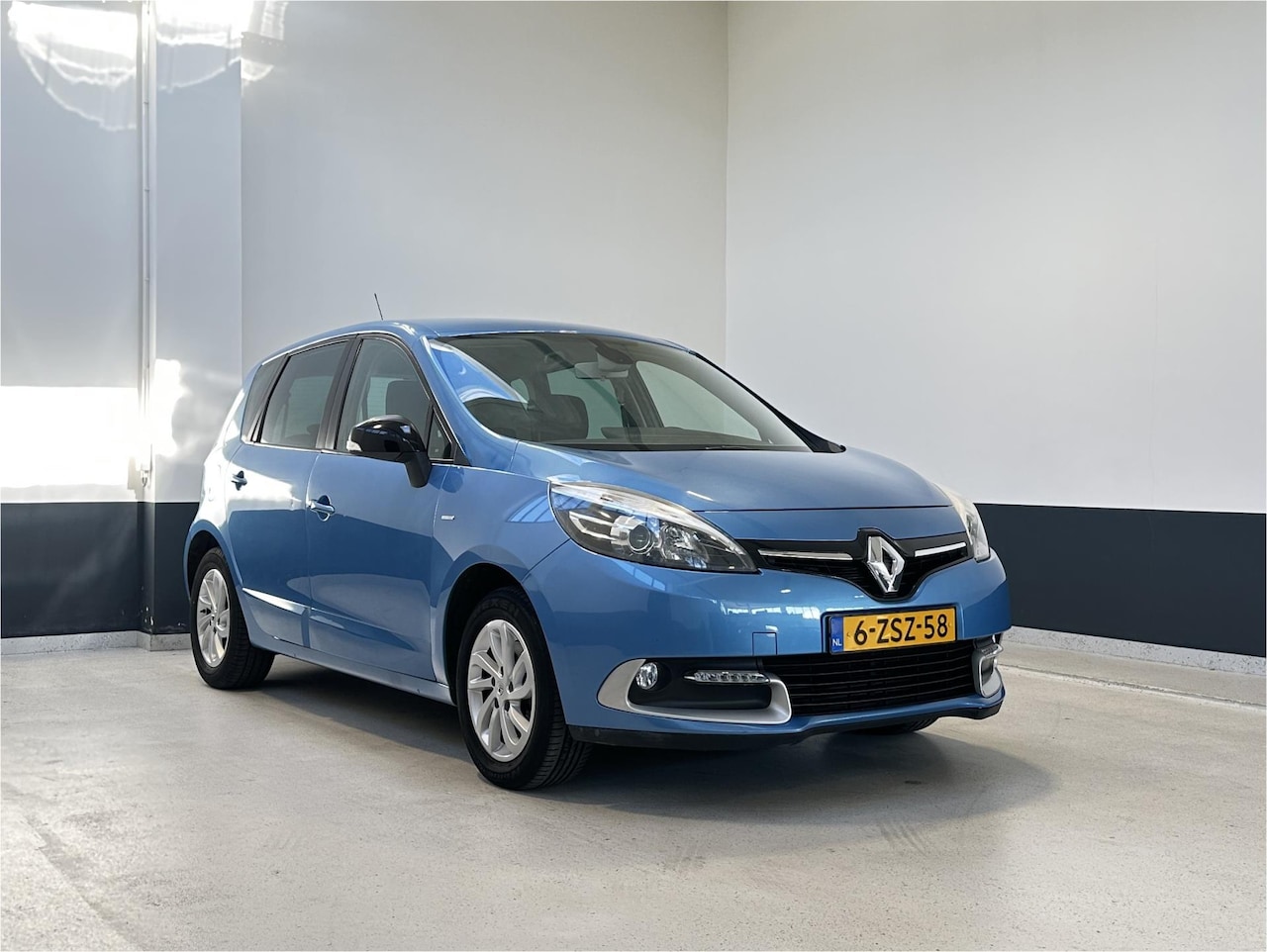 Renault Scénic - 1.2 TCe Limited |2 Eig | Navi | Trekhaak | PDC | NL| LM velgen | - AutoWereld.nl