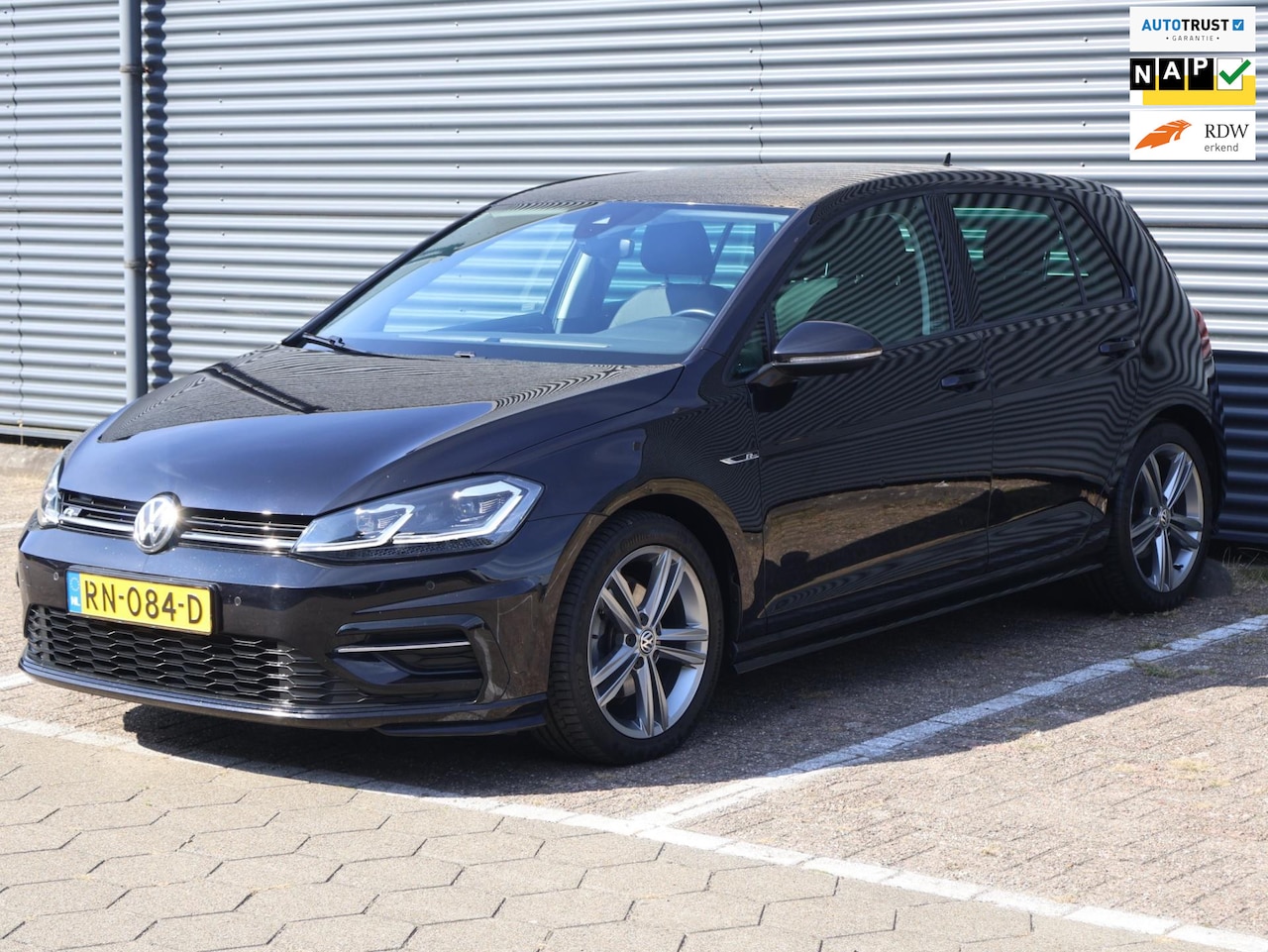 Volkswagen Golf - 1.5 TSI Highline Business R|Virtual|Massage|2e Eigenaar NAP - AutoWereld.nl