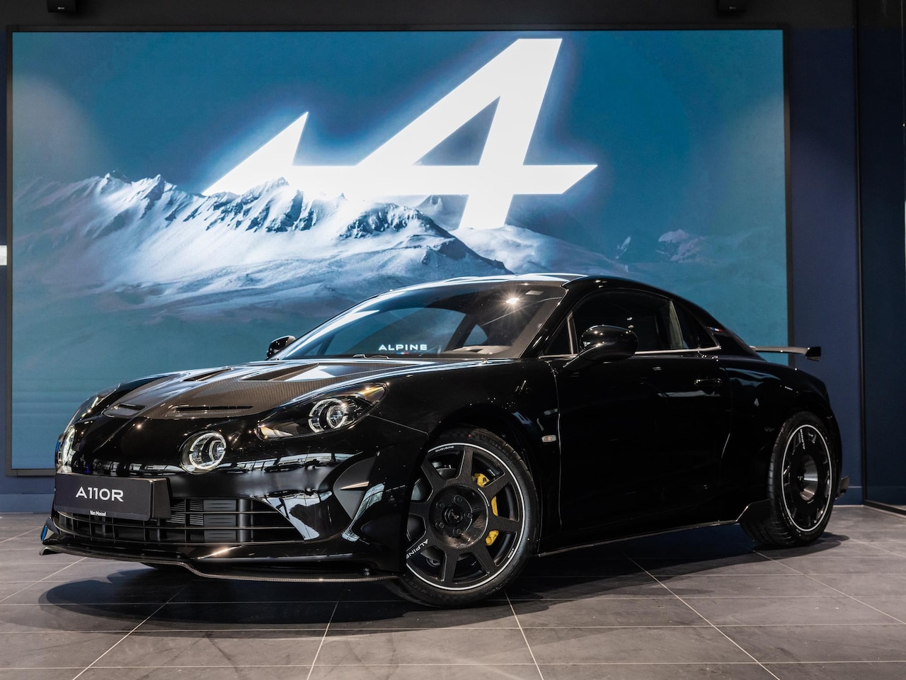 Alpine A110 - 1.8 Turbo R 300PK | FOCAL PREMIUM | CARPLAY  | CARBON WIELEN/MOTORKAP/SKIRTS/ DAK/DIFFUSER - AutoWereld.nl