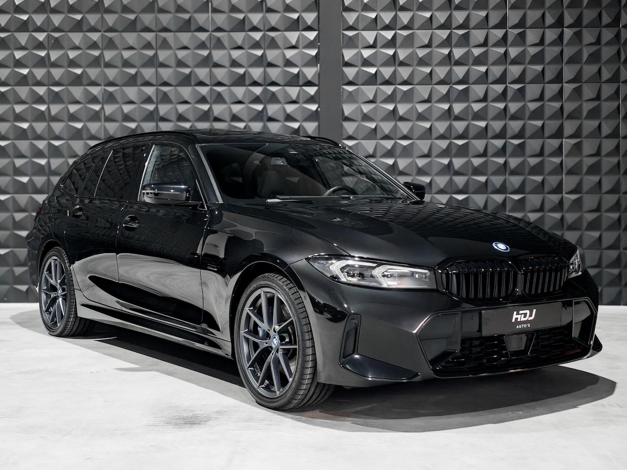 BMW 3-serie Touring - 330e xDrive M Sport Pro | Pano | H/K | M-Tech Stoelen | HUD | Memo | Topv | Side | ACC | 1 - AutoWereld.nl