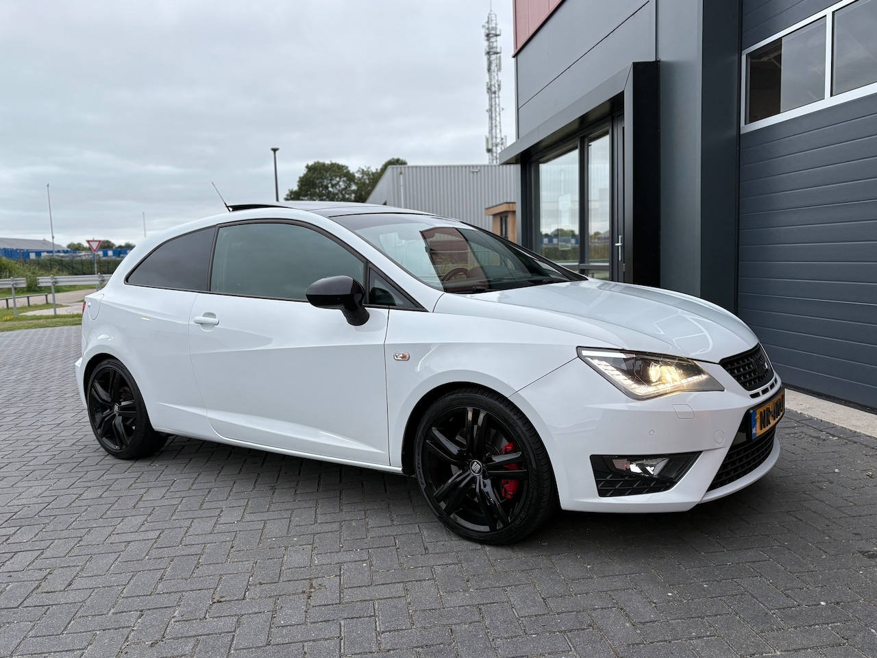 SEAT IBIZA