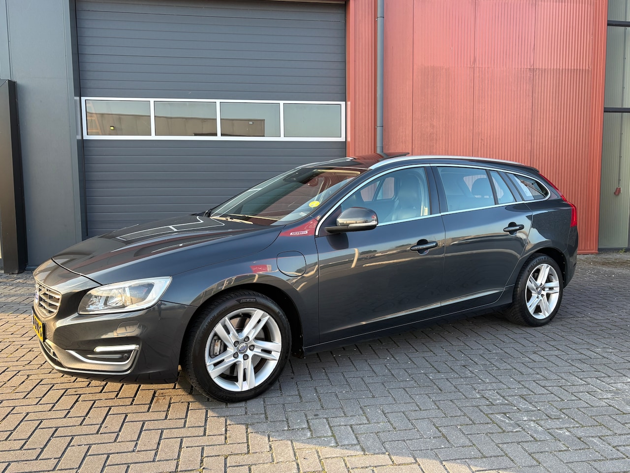 VOLVO V60 TWIN ENGINE