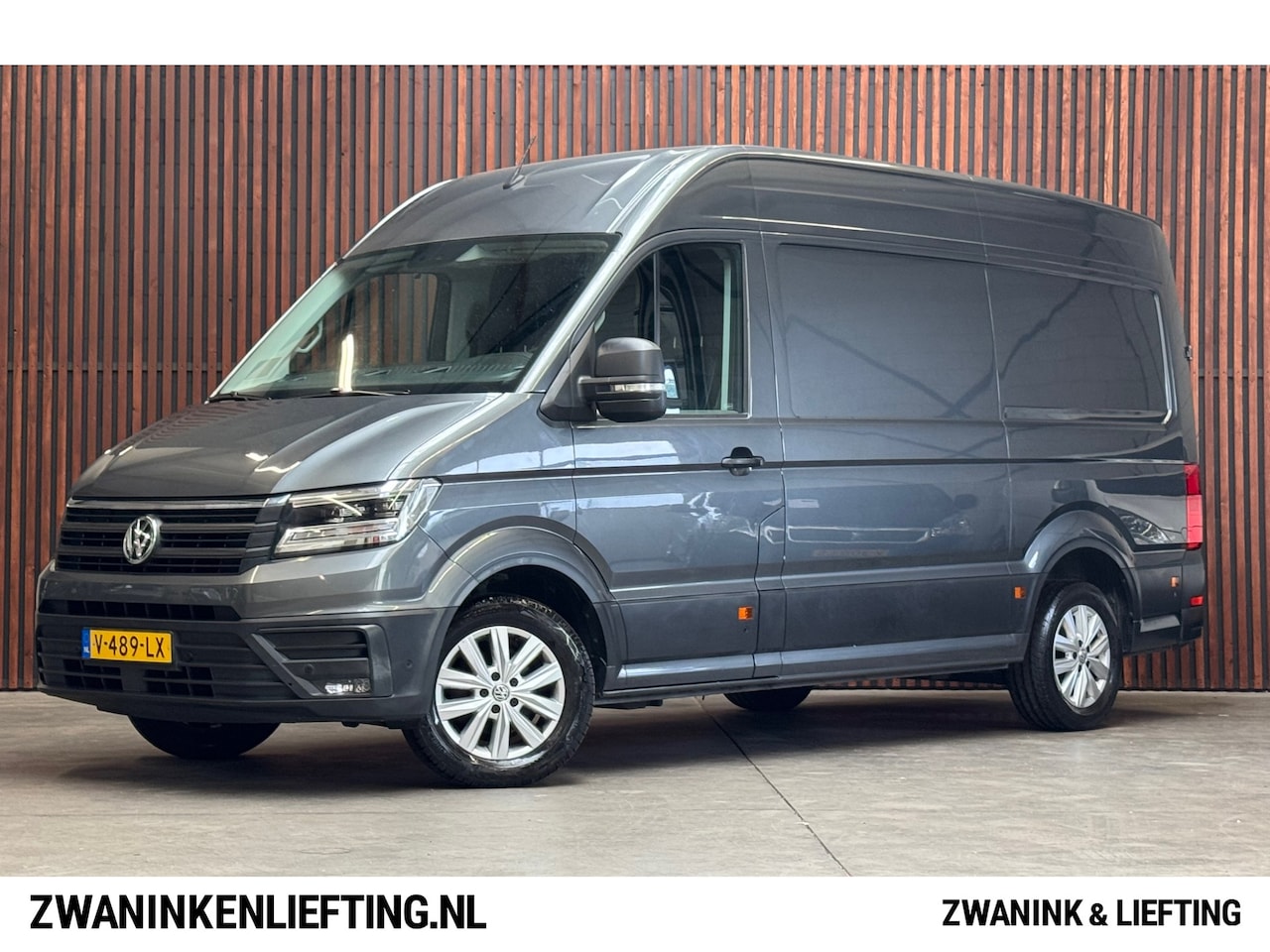 Volkswagen Crafter - 35 2.0 TDI L3H3 Highline NAVI-CARPLAY-ADAP. CRUISE-PDC-CAMERA-LM VELG-FULL LED - AutoWereld.nl