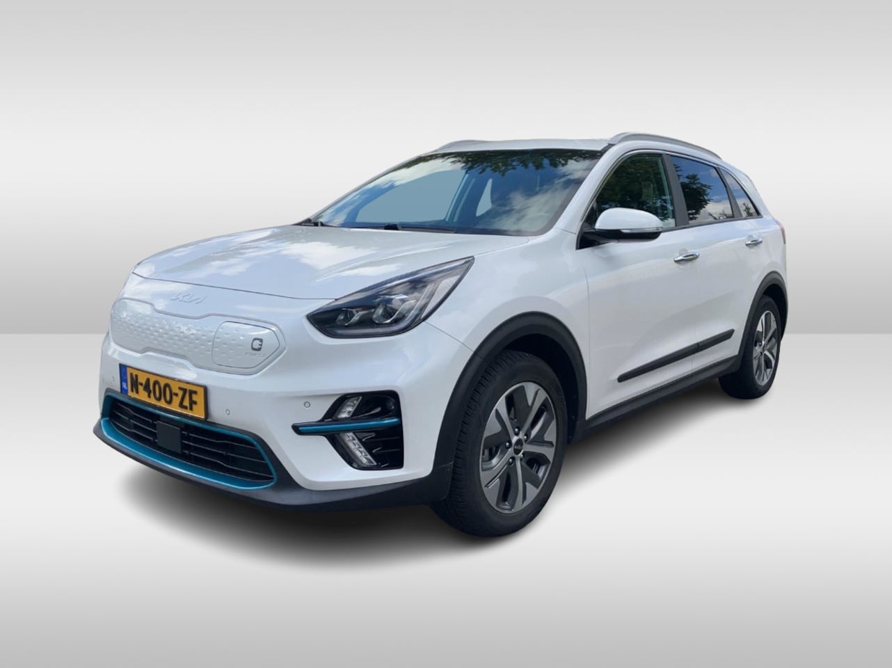 Kia e-Niro - DynamicPlusLine 64 kWh / Camera / Schuifdak / Leder / Keyless / Navigatie / Dodehoek / DAB - AutoWereld.nl