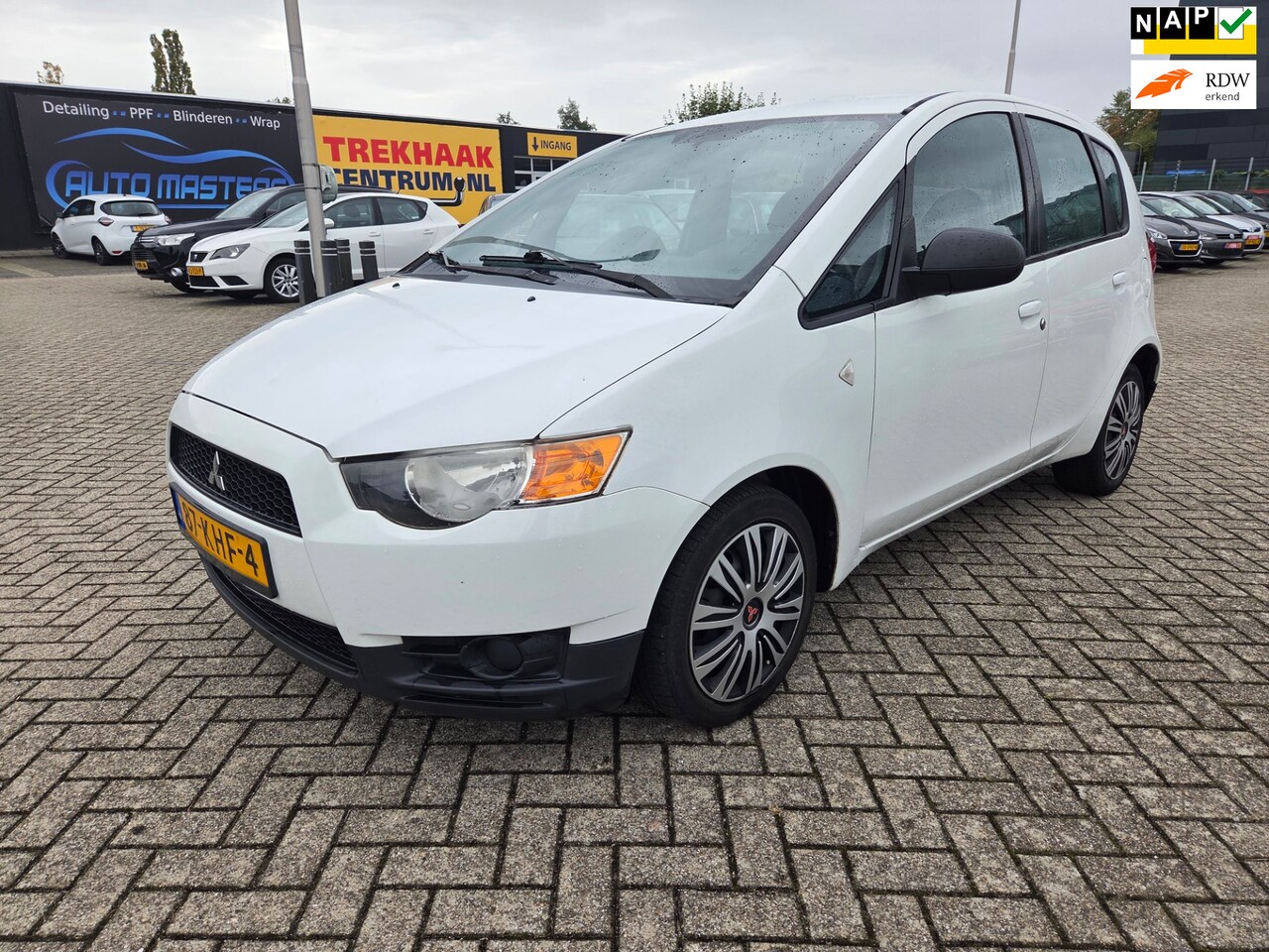 MITSUBISHI COLT