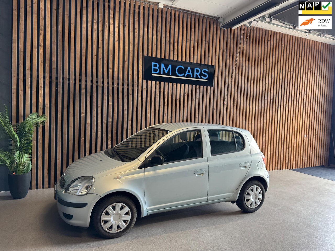 Toyota Yaris - 1.0 VVT-i Idols Airco, 2e eigenaar, Nap KM - AutoWereld.nl