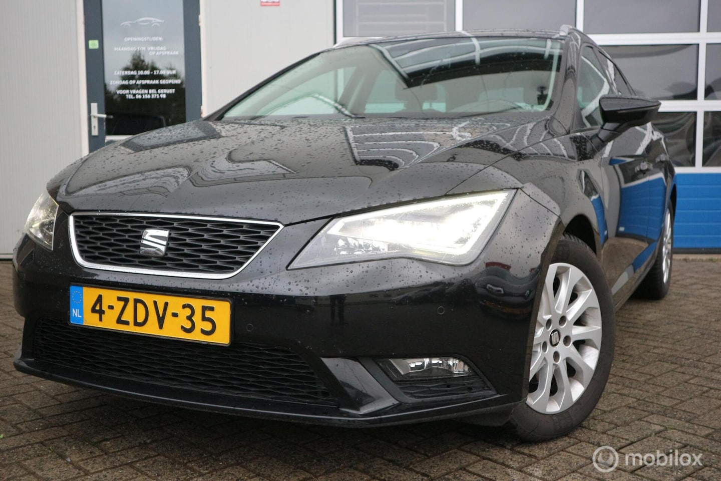 SEAT Leon ST - 1.6 TDI Style Ecomotive XENON/LED/ECC/NAVIGATIE - AutoWereld.nl