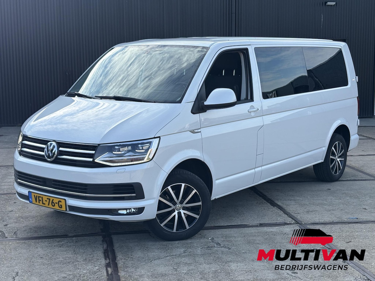 Volkswagen Transporter - 2.0 TDI L2H1 DC Highline | Adaptive | Luxe uitvoering | 150PK | - AutoWereld.nl