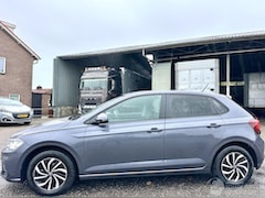 Volkswagen Polo - 1.0 TSI 95pk 7-traps aut + f1 Life Edition 5drs - nap - navi - camera - carplay - front +