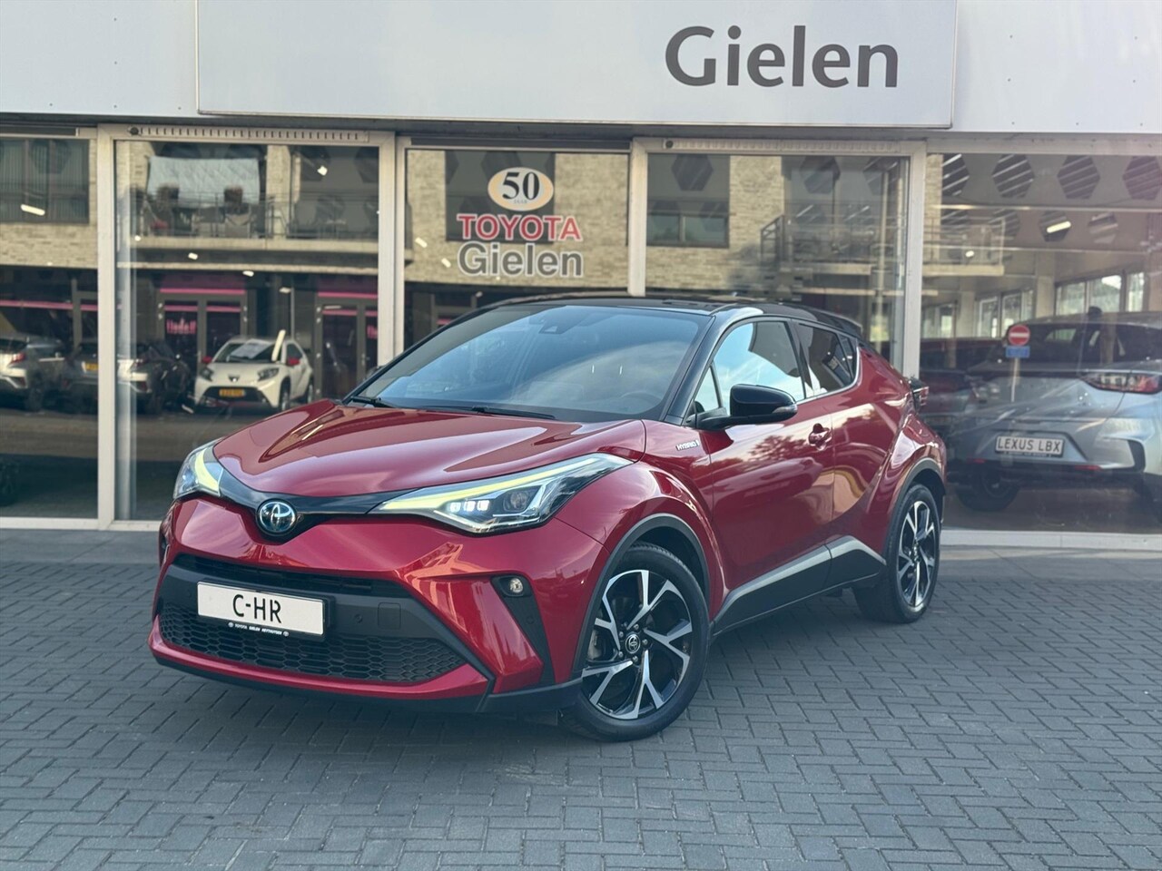 Toyota C-HR - 1.8 Hybrid First Edition | Eerste eigenaar, JBL, Apple CarPlay/Android auto, Dodehoekherke - AutoWereld.nl