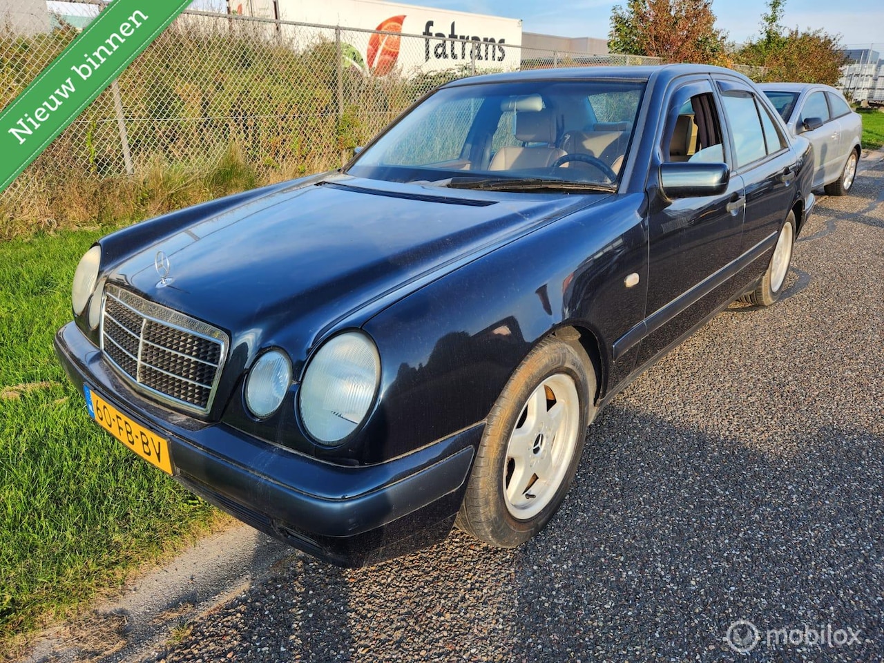Mercedes-Benz E-klasse - 200 Benzine Sedan;4e Eigenaar,Airco;Trekhaak - AutoWereld.nl