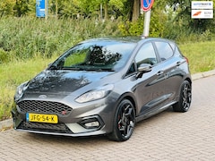 Ford Fiesta - 1.5 EcoBoost ST-3 200 PK Nieuwstaat/APK/Keyless Go/Carplay/LINE ASSIST