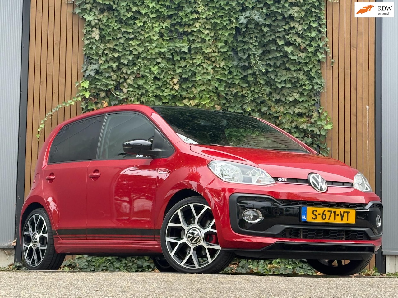 Volkswagen Up! - 1.0 TSI GTI|Camera|JBL Baspro hub|Coating|PPF|Dealer onderhouden - AutoWereld.nl