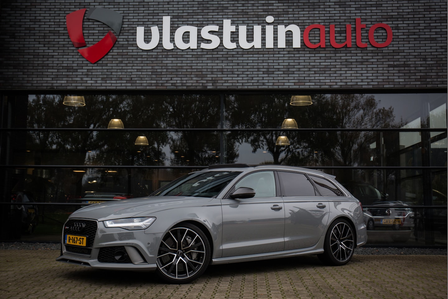 Audi RS6 - Avant 4.0 TFSI RS 6 quattro Performance , Nardo grijs, Milltek, Panoramadak, Carbon, Nacht - AutoWereld.nl