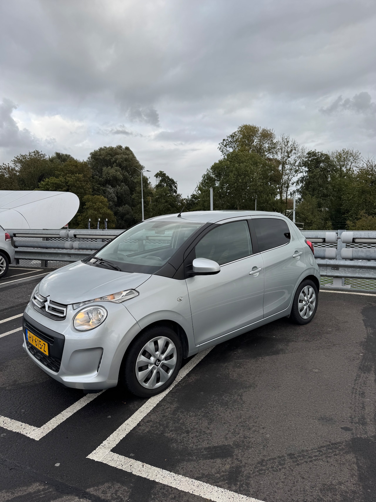 Citroën C1 - 1.0 e-VTi Feel Airco | Apple CarPlay | Cruise Control | Parkeercamera - AutoWereld.nl