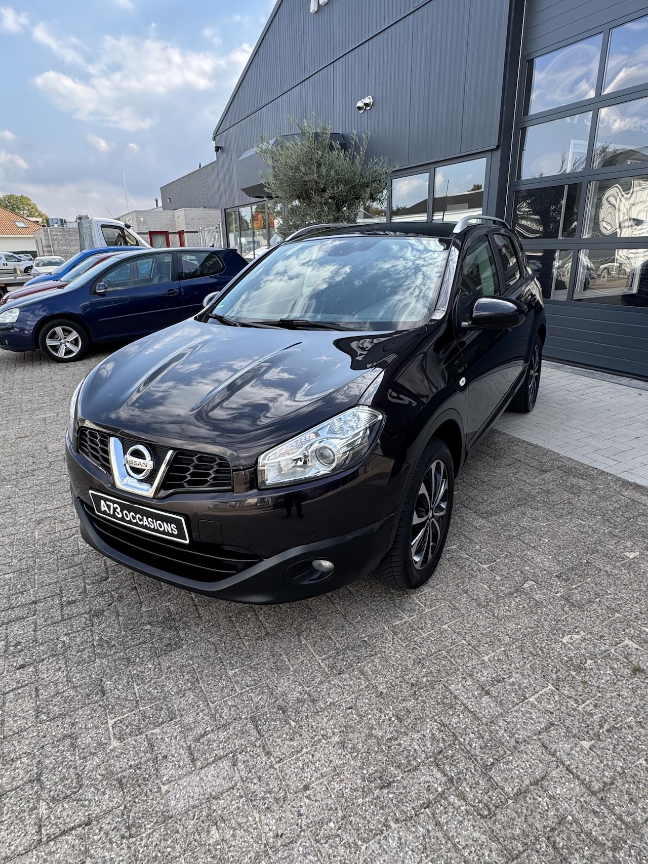 Nissan Qashqai - 1.6 Connect Edition Pano,Navi,Camera,Trekhaak - AutoWereld.nl
