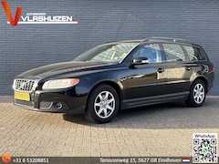 Volvo V70 - 2.0 Kinetic Schuifdak | Leder | Climate | Cruise | Trekhaak | PDC |