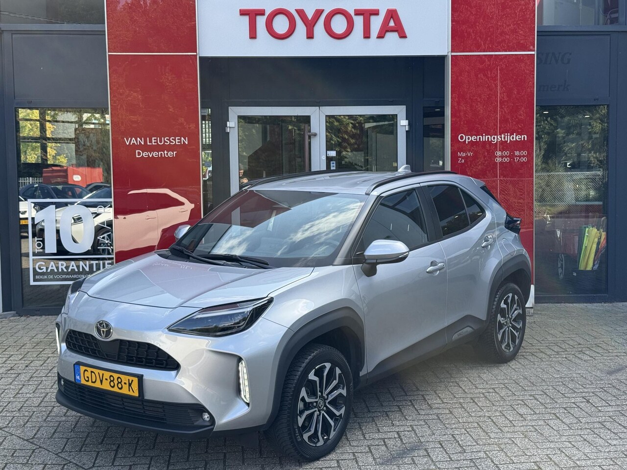 Toyota Yaris Cross - 1.5 Hybrid 115 First Edition NL-AUTO ALL SEASON BANDEN APPLE/ANDROID CARPLAY CAMERA CLIMA - AutoWereld.nl