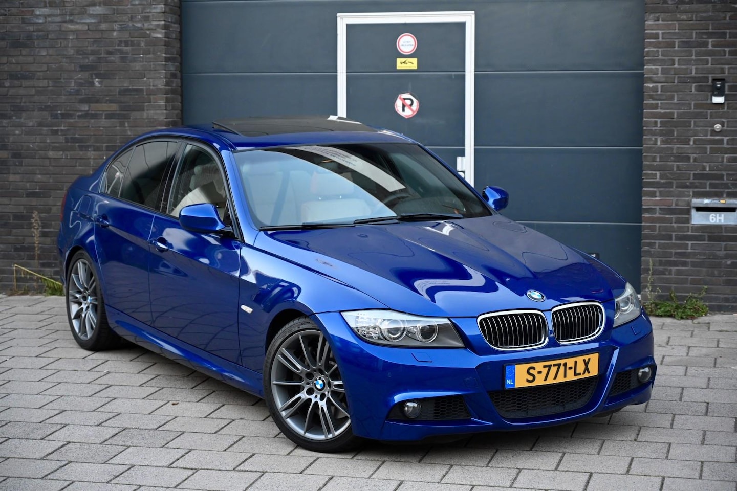 BMW 3-serie - 335i High Executive M-Pakket (LCI) | Le Mans Blue | S/K dak - AutoWereld.nl