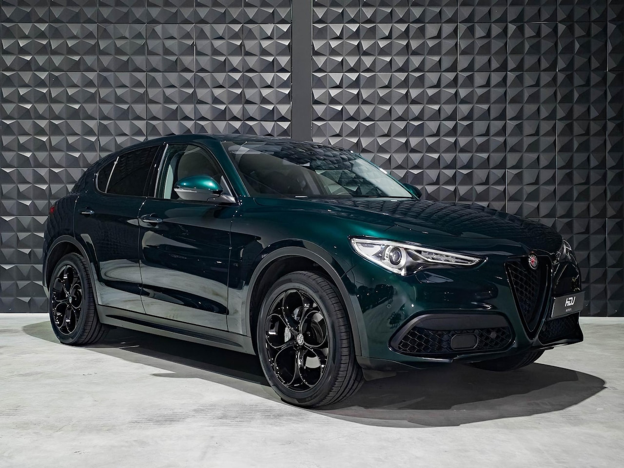 Alfa Romeo Stelvio - 2.0 T AWD 280pk | 1e eig. | 20" | Leer | Side | Keyless | ACC - AutoWereld.nl