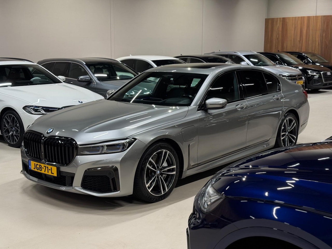 BMW 7-serie - 745e 394PK High Executive M-Sport, Pano, Laser Light, 360 Cam, Soft Close, Hud, Ambiënte, - AutoWereld.nl