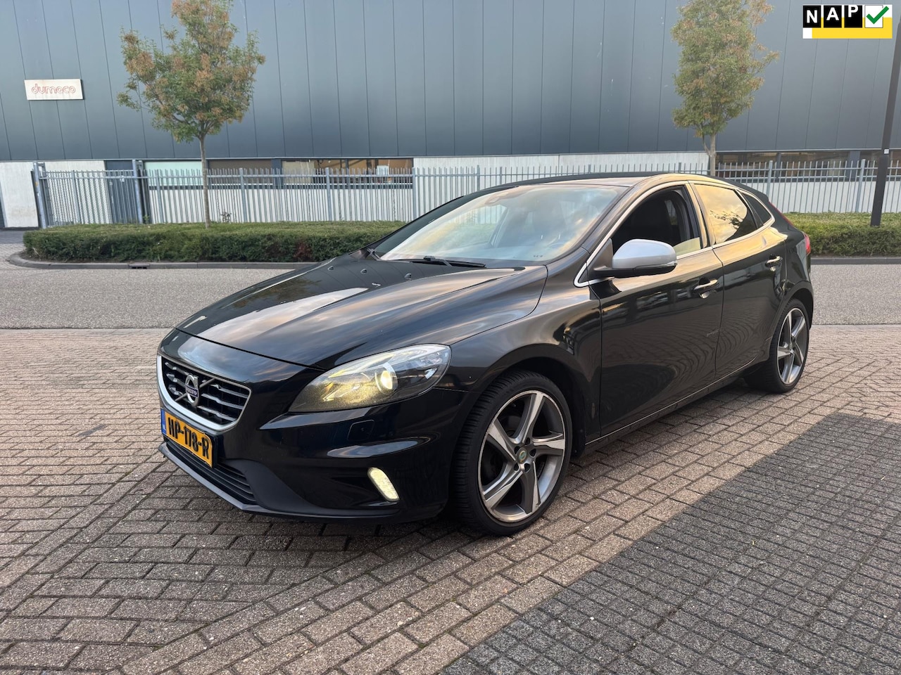 Volvo V40 - 2.0 D2 R-Design Business 2.0 D2 R-Design Business - AutoWereld.nl