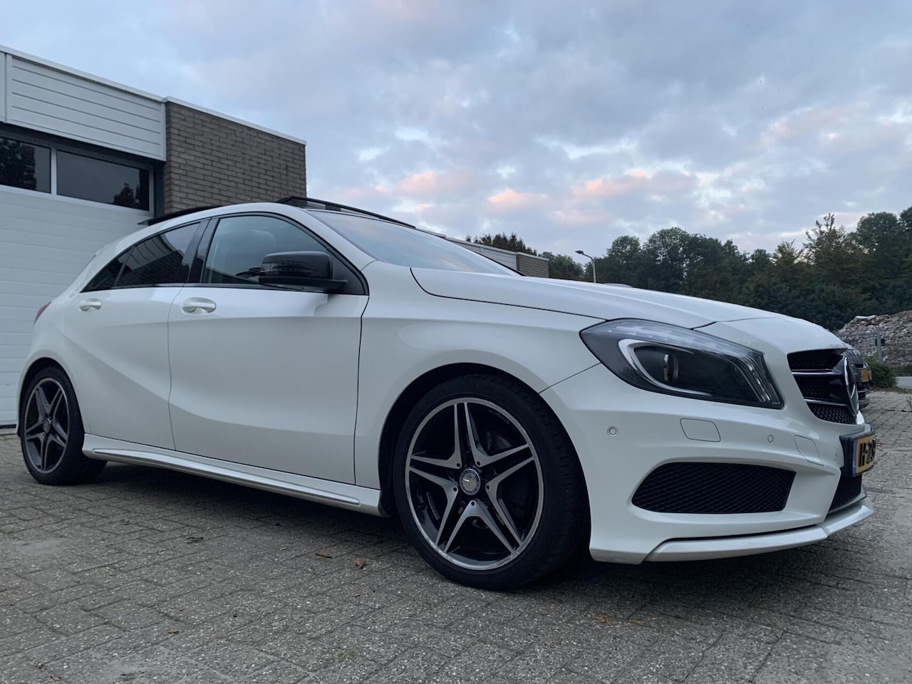 Mercedes-Benz A-klasse - 200 Prestige Automaat AMG Panodak Leer Groot Navi 18'' LM Velgen - AutoWereld.nl