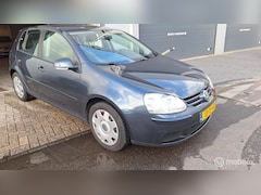 Volkswagen Golf - 1.6 FSI Comfortline Business