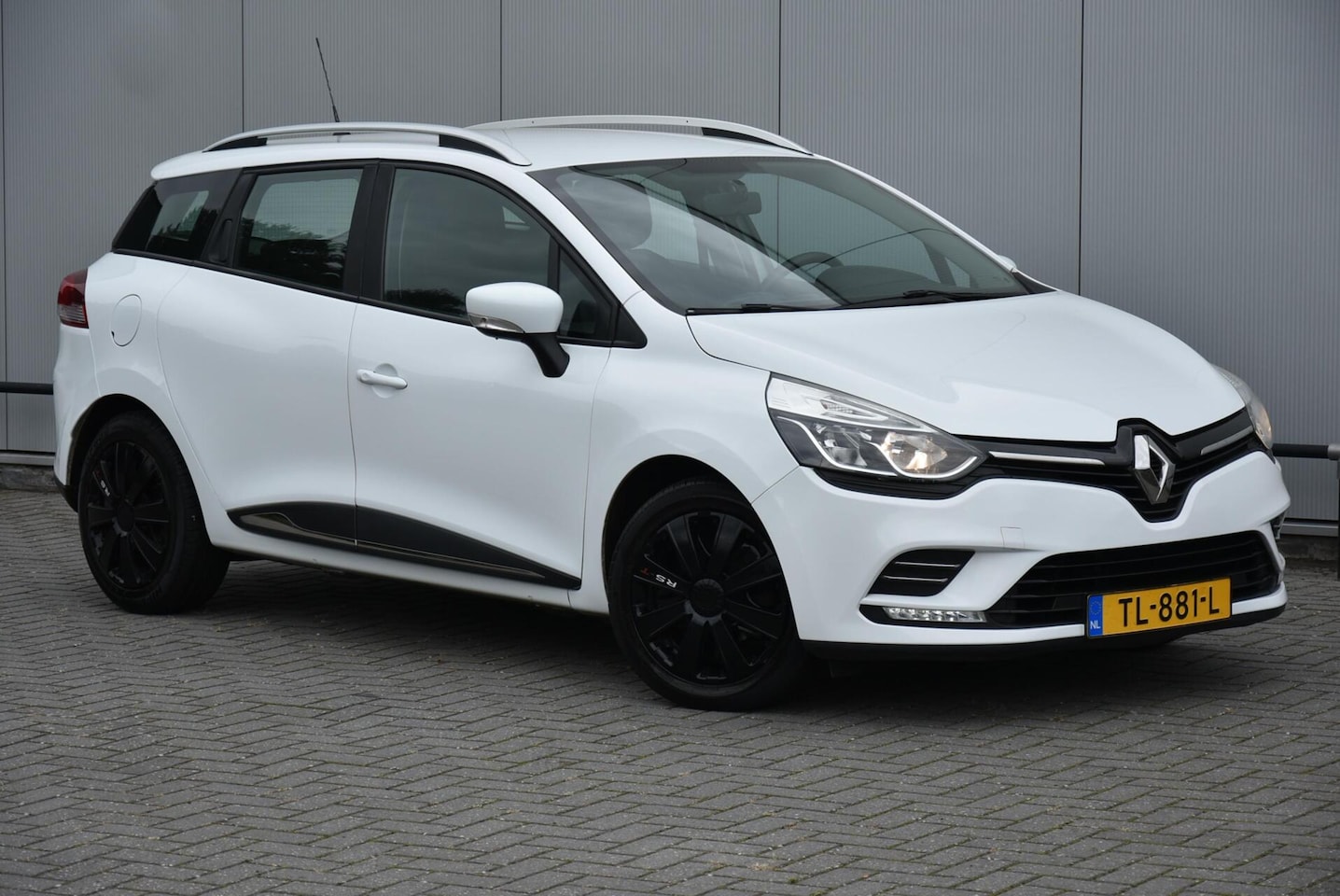 Renault Clio Estate - 1.5 dCi Airco Cruise Navi PDC Euro 6 - AutoWereld.nl
