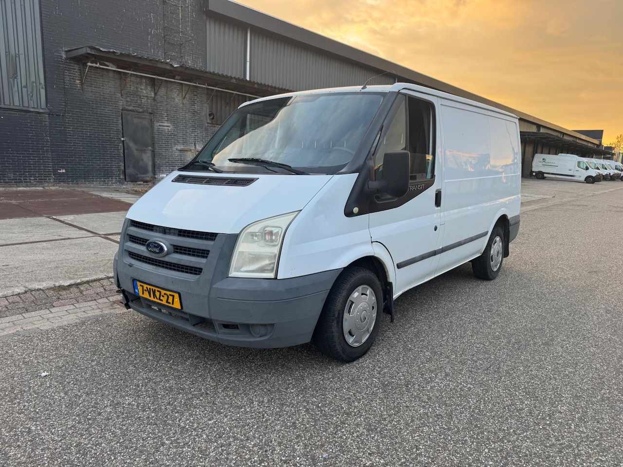 Ford Transit - 260S 2.2 TDCI Economy Edition 260S 2.2 TDCI Economy Edition - AutoWereld.nl