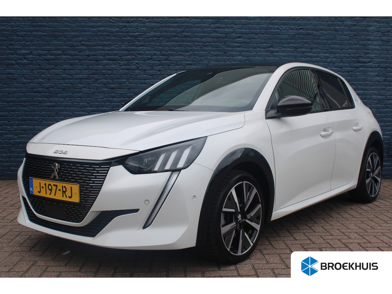 Peugeot 208 - 1.2 PureTech GT-Line | Achterbank in delen neerklapbaar | Achteruitrijcamera | Airco (auto - AutoWereld.nl