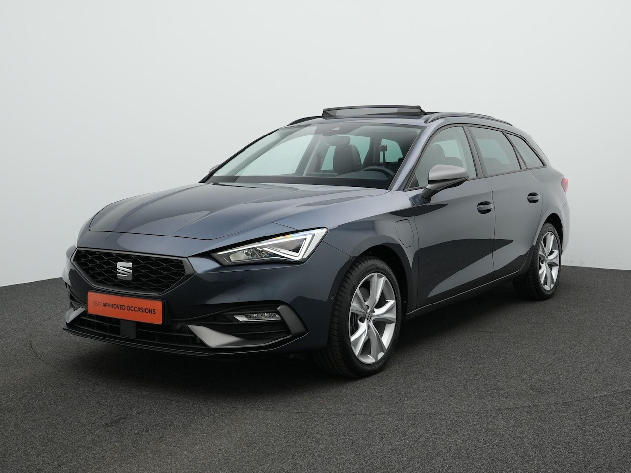 SEAT Leon Sportstourer - 1.4 TSI 204 pk DSG eHybrid PHEV FR Business Intense | Panoramadak | Stuur-/stoelverwarming - AutoWereld.nl
