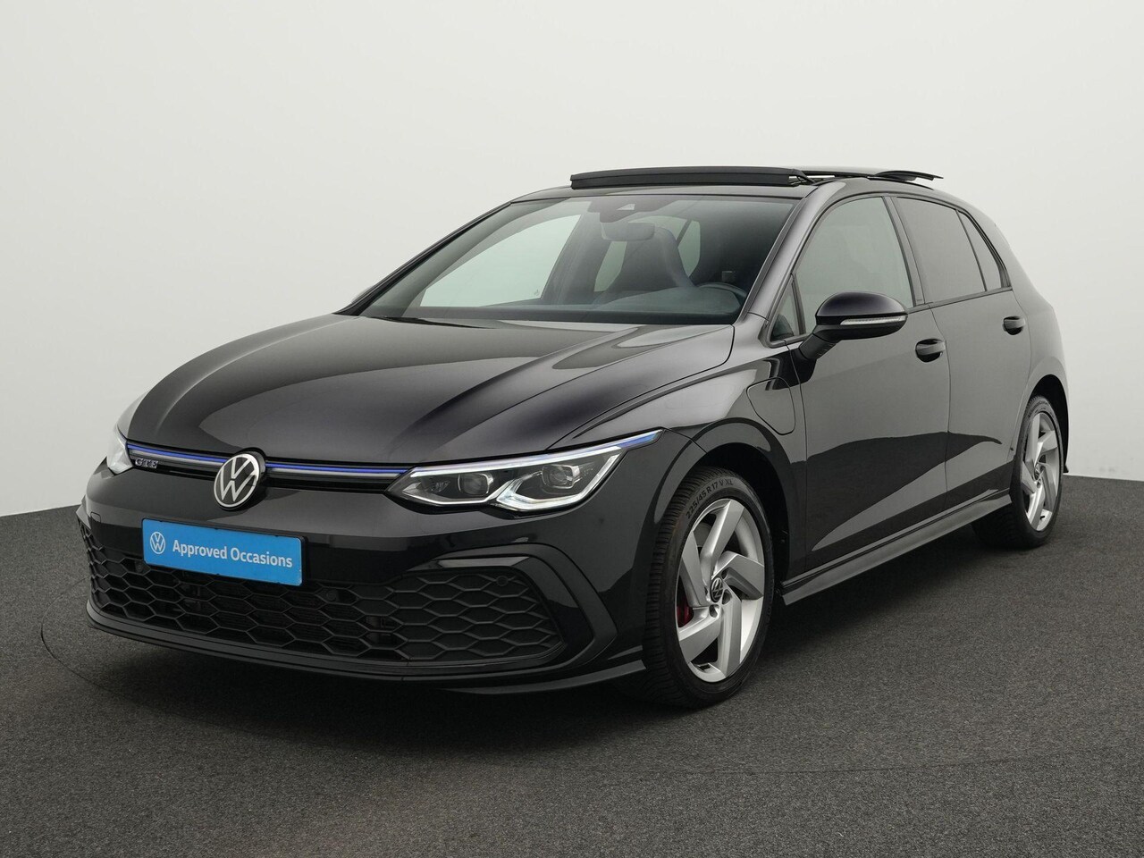 Volkswagen Golf - 1.4 245 pk DSG eHybrid GTE | Panoramadak | IQ Light | Navigatie | Adaptive Cruise | Parkee - AutoWereld.nl