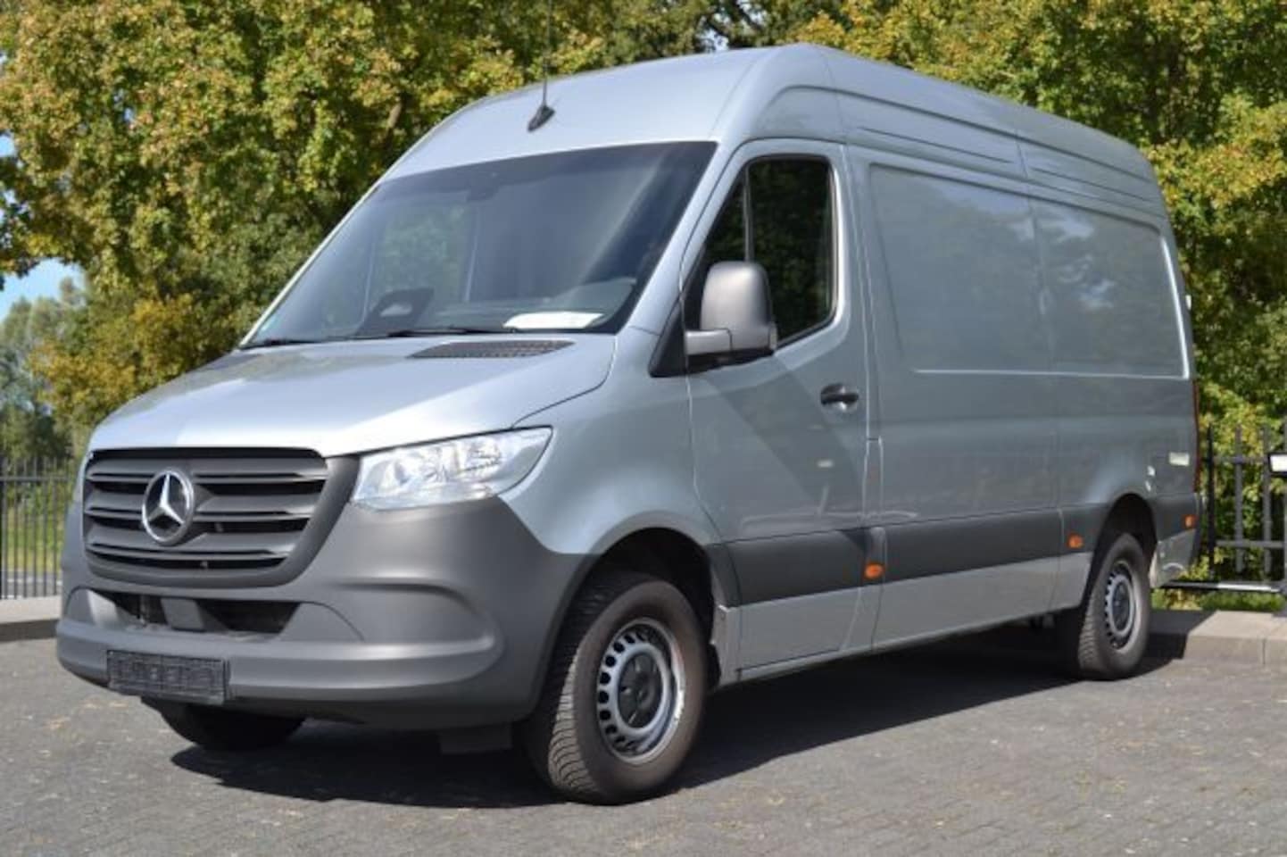 Mercedes-Benz Sprinter - 315 CDI L2H2 PRO | Geveerde stoel | MBUX | 3.5t AHK voorb.| Cruise | Hout betimmering - AutoWereld.nl