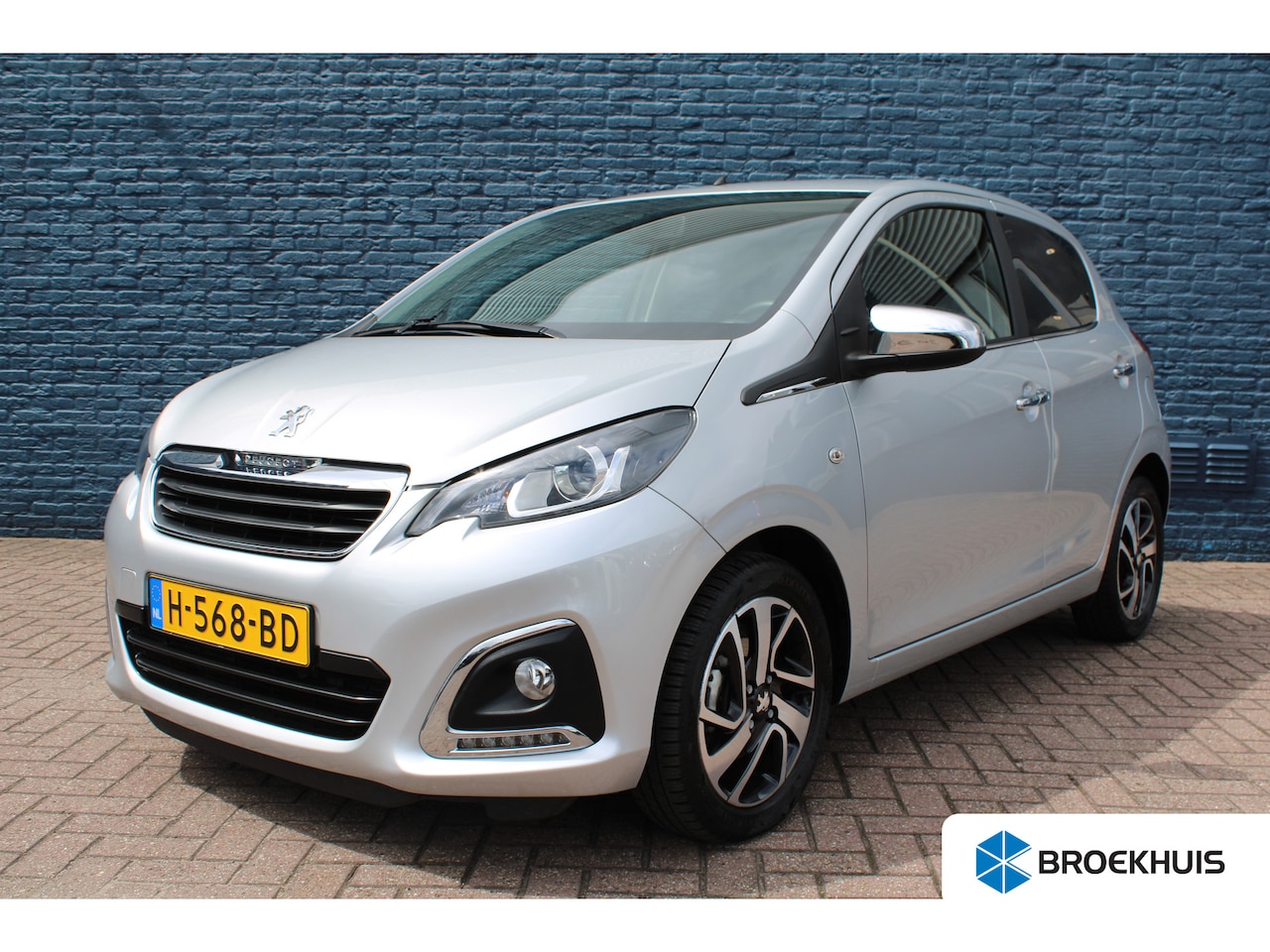 Peugeot 108 - 1.0 e-VTi Allure | Achterbank in delen neerklapbaar | Achteruitrijcamera | Airco - AutoWereld.nl