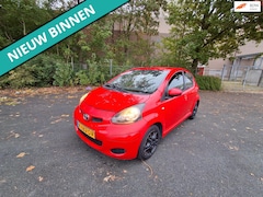 Toyota Aygo - 1.0-12V Access LEUKE AUTO RIJDT EN SCHAKELT GOED