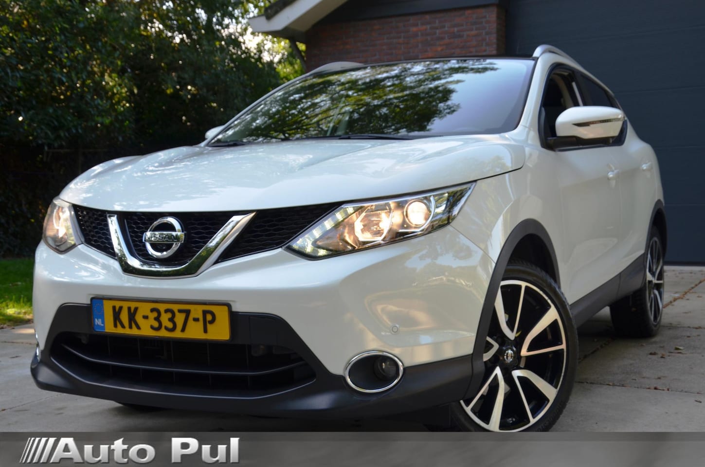 Nissan Qashqai - 1.2 N-Connecta Navi/Pdc/Ecc/Panoramadak/360 graden camera/Trekhaak-Afnb/Privacy-Glass/Cr-C - AutoWereld.nl